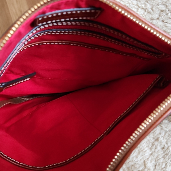 Gorgeous NWOT Dooney & Bourke Triple Zip Carmel Leather Messenger Bag 🤎🧡 - Picture 11 of 16